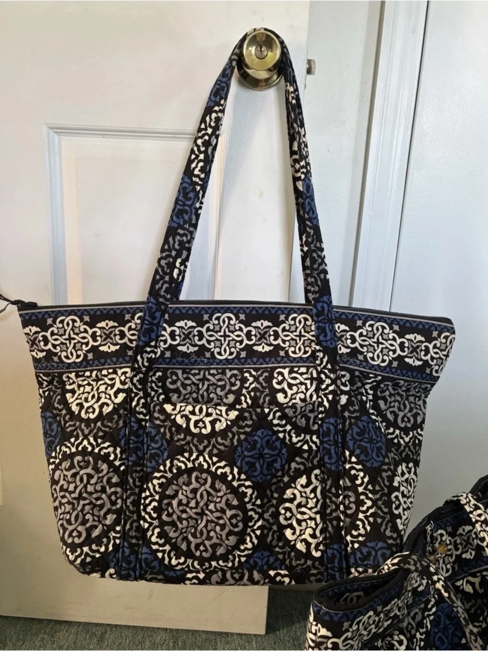 Vera Bradley set of 2 Canterberry Cobalt Large Tote Bags Zip Travel & Shoulder